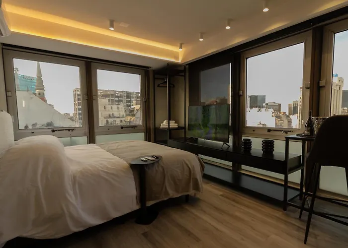 Deluxe One-Bedroom Apartment City View