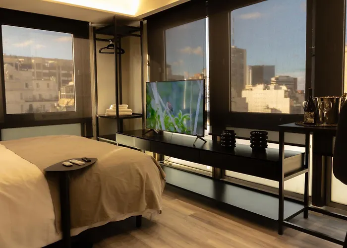 Deluxe One-Bedroom Apartment City View